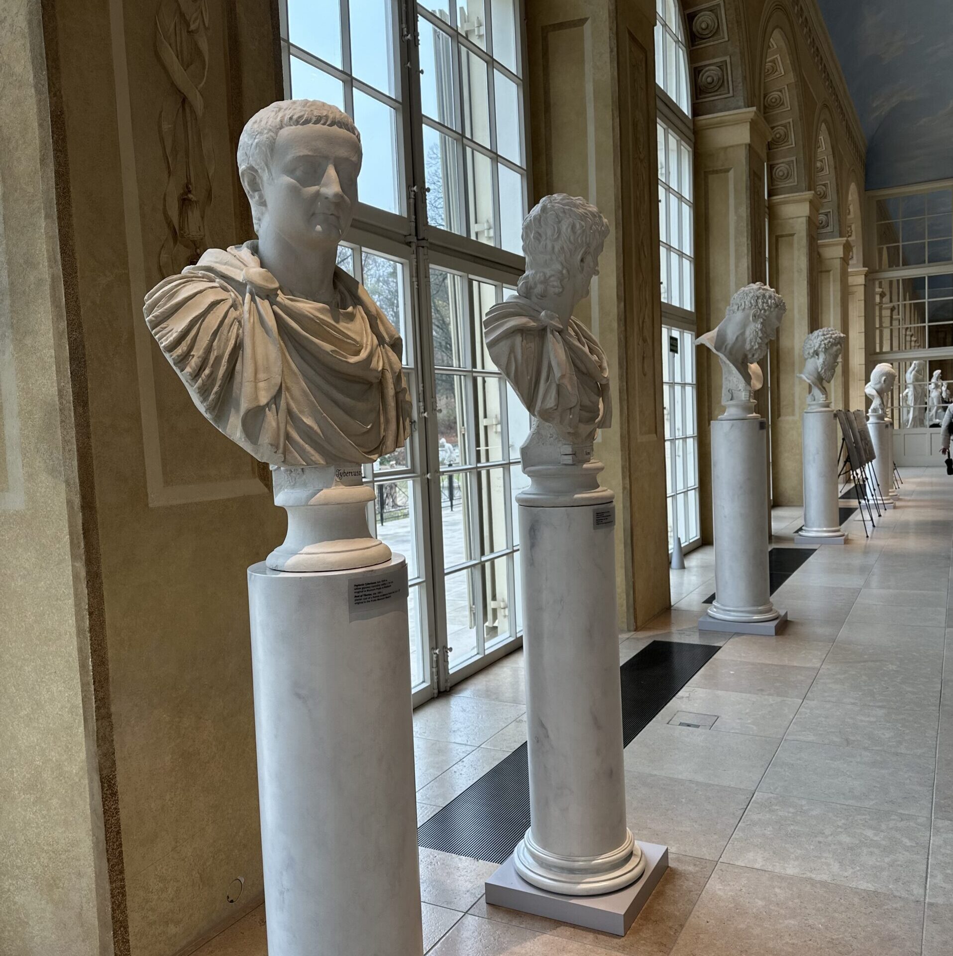 Rzeźby z oranżerii Warszawa